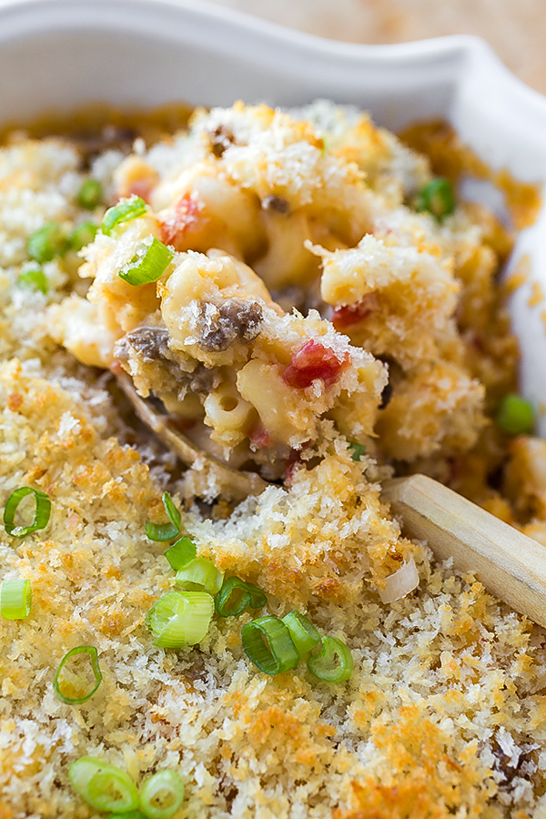 Spoonful of Cheeseburger Macaroni | thecozyapron.com