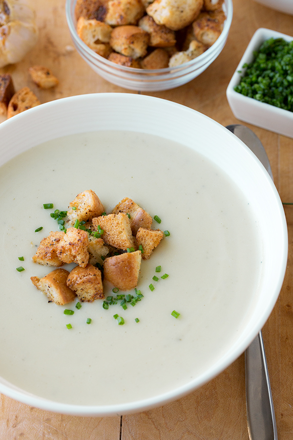 Roasted Garlic Potato Soup | thecozyapron.com