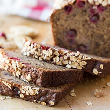Cranberry Banana Bread | thecozyapron.com