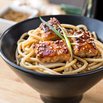 Teriyaki Salmon Bowl | thecozyapron.com
