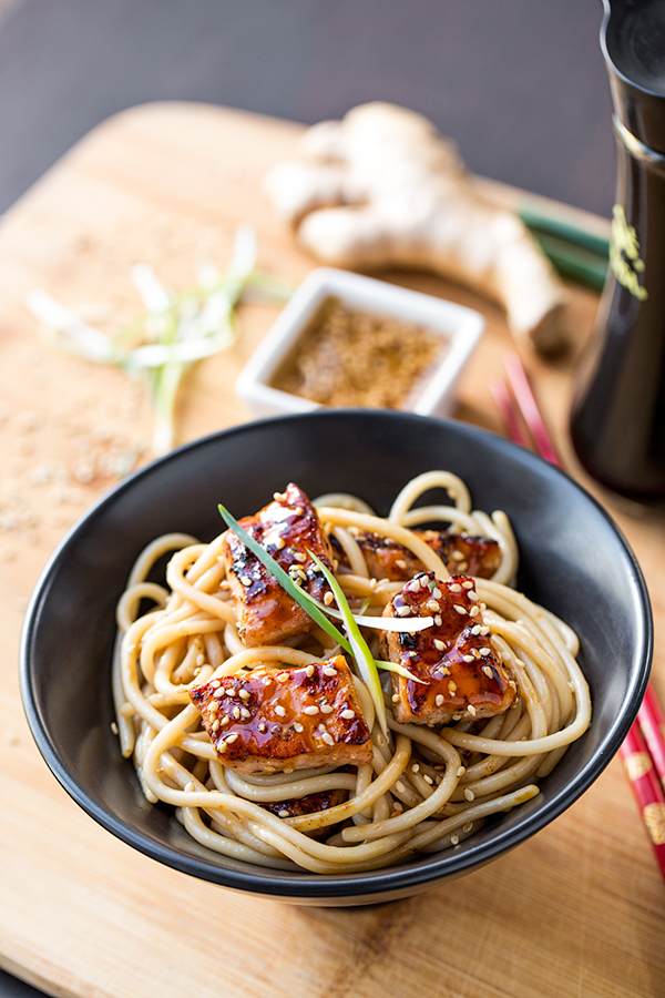 Teriyaki Salmon Bowl | thecozyapron.com