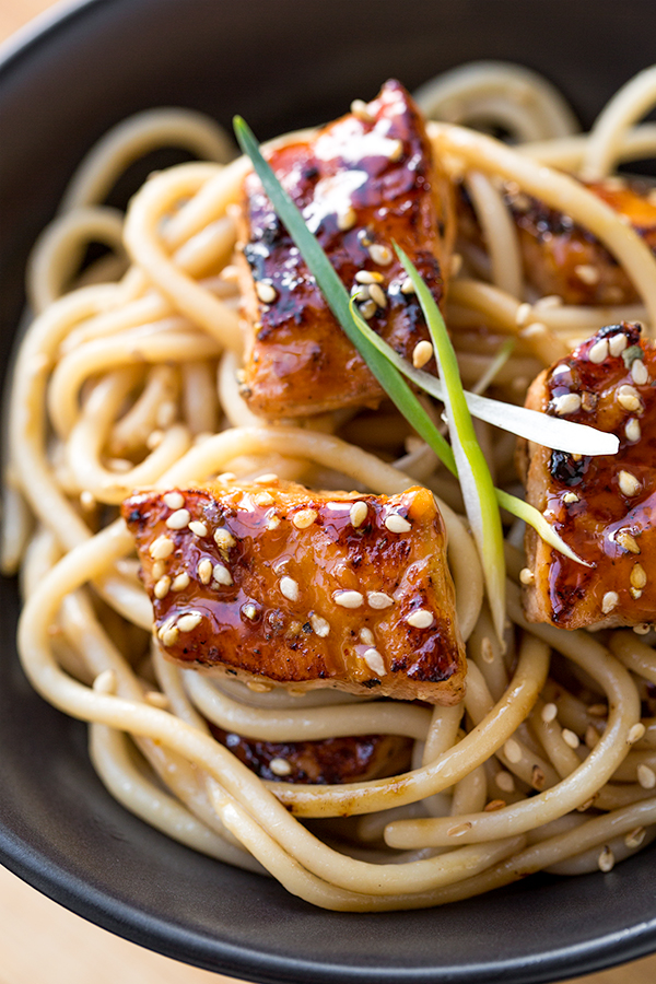 Teriyaki Salmon Bowl | thecozyapron.com