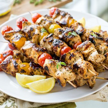 Lemon Chicken Skewers | thecozyapron.com