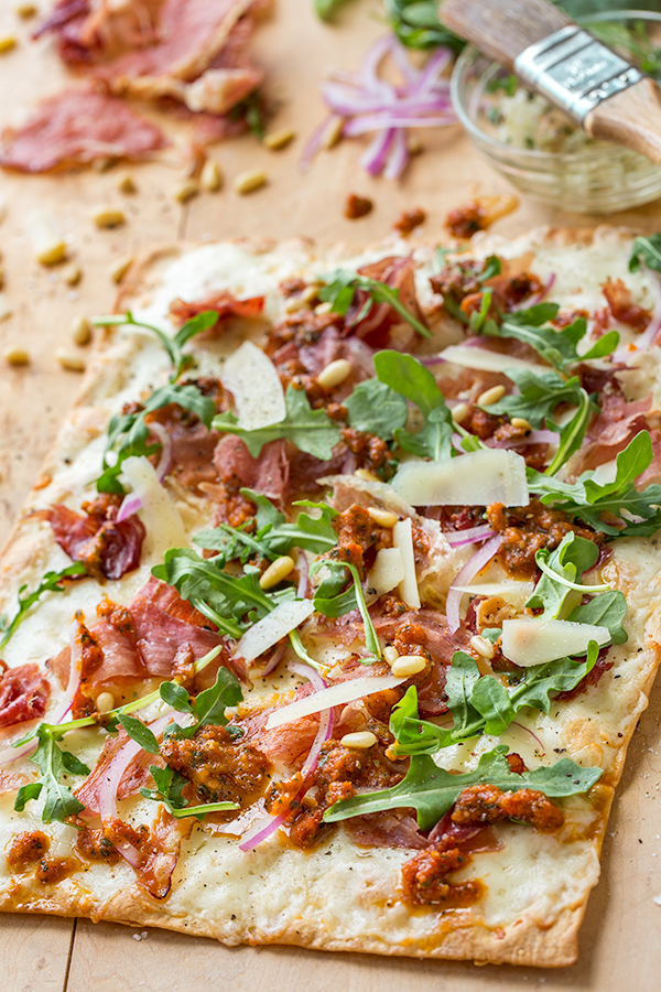 Flatbread Pizza | thecozyapron.com