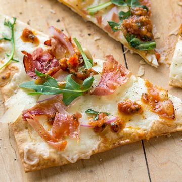 Flatbread Pizza | thecozyapron.com