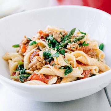 Bistro Sausage Pasta | thecozyapron.com