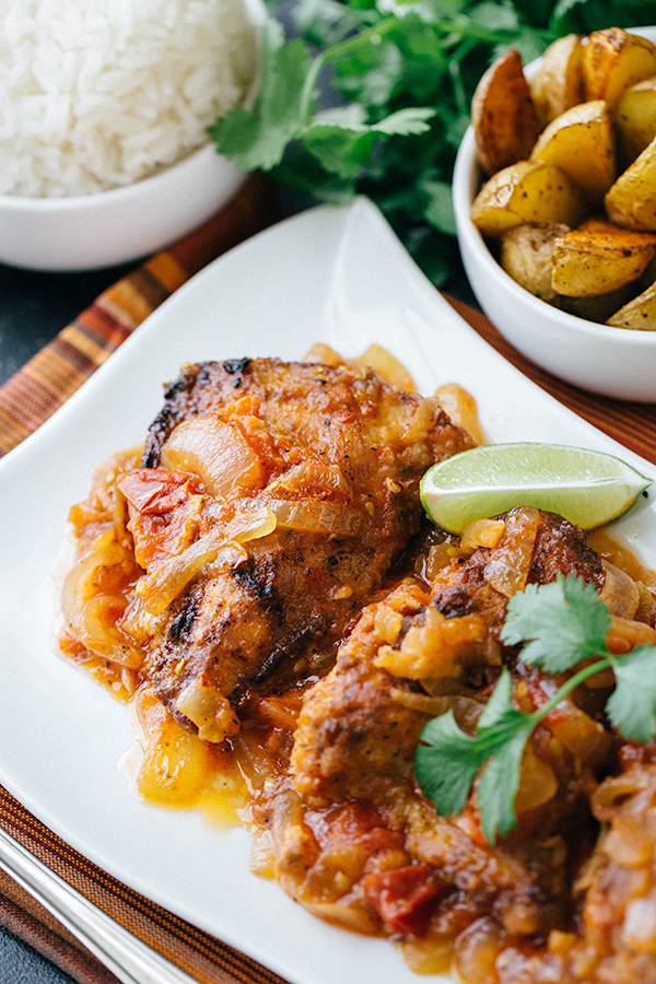 Skillet Chicken with Rustic Tomato Sauce | thecozyapron.com