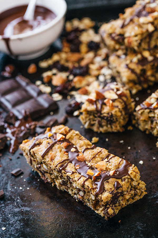 Trail Mix Cookie Bars | thecozyapron.com
