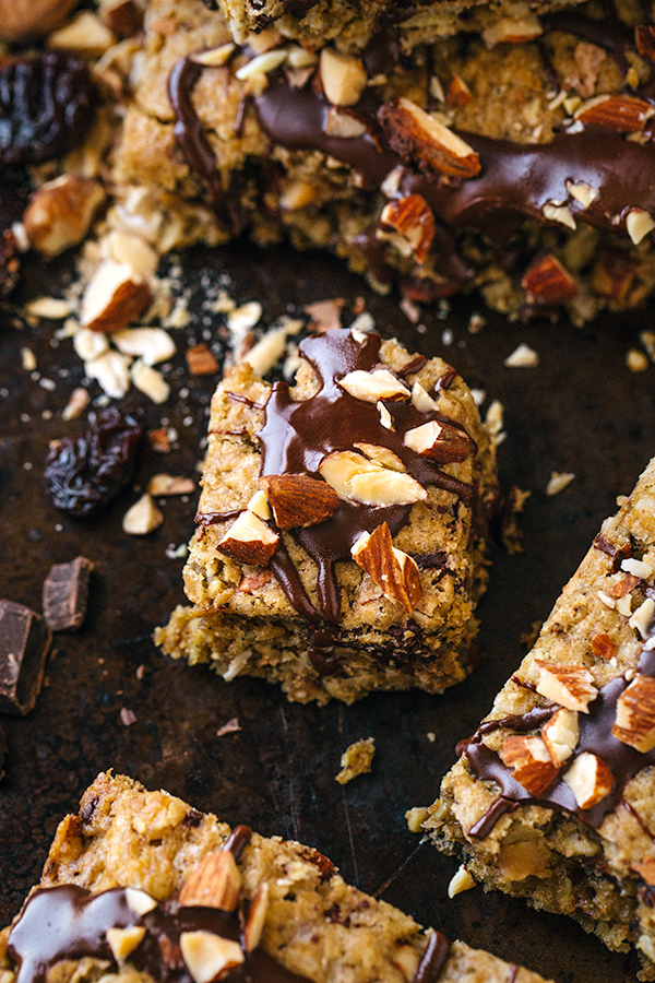 Trail Mix Cookie Bars | thecozyapron.com