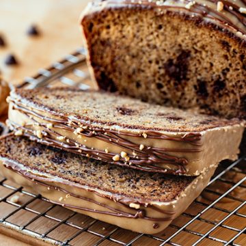 Chocolate Chip Banana Bread | thecozyapron.com