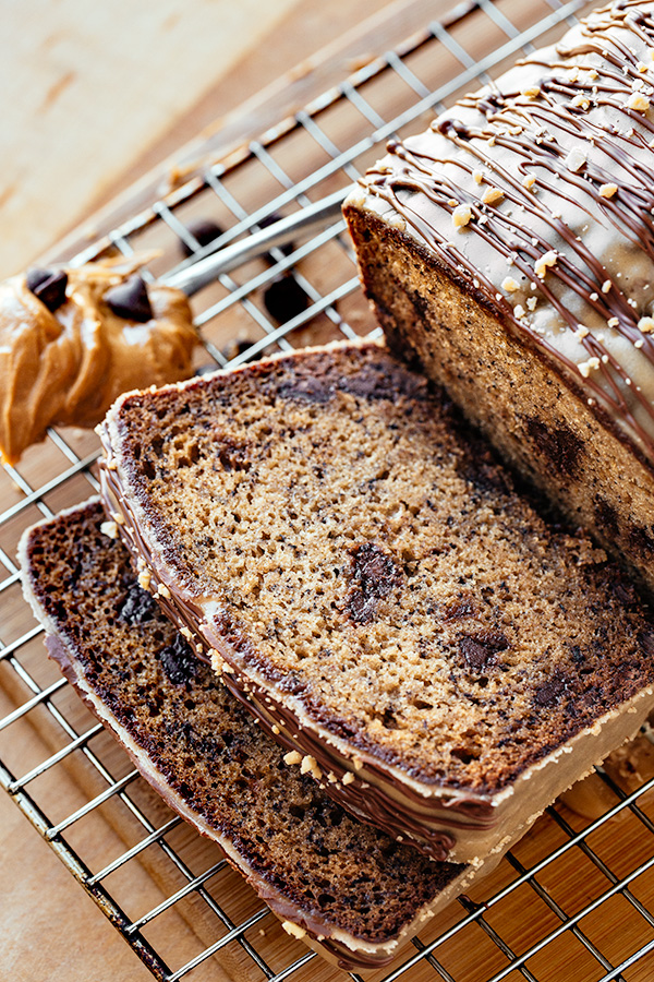 Chocolate Chip Banana Bread | thecozyapron.com