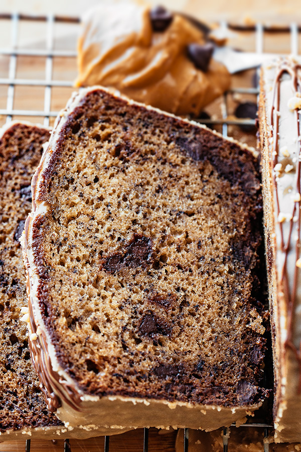 Chocolate Chip Banana Bread | thecozyapron.com