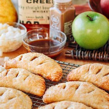 Apple and Pear Hand Pies | thecozyapron.com