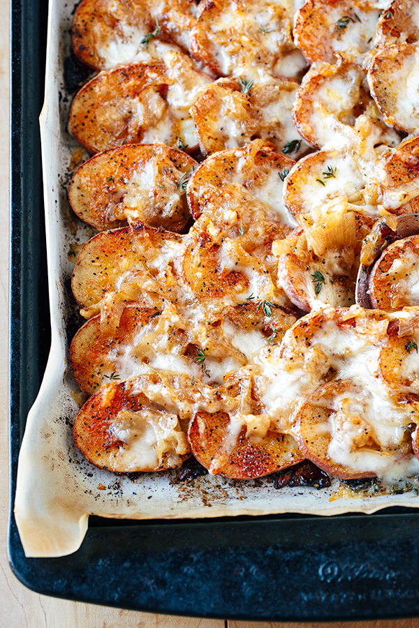Cheesy Potatoes | thecozyapron.com