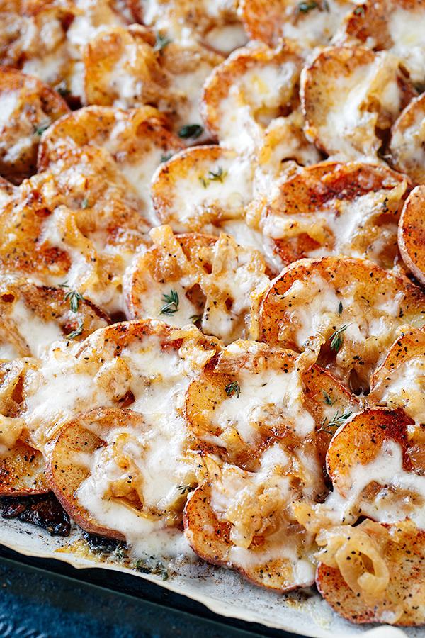 Cheesy Potatoes | thecozyapron.com