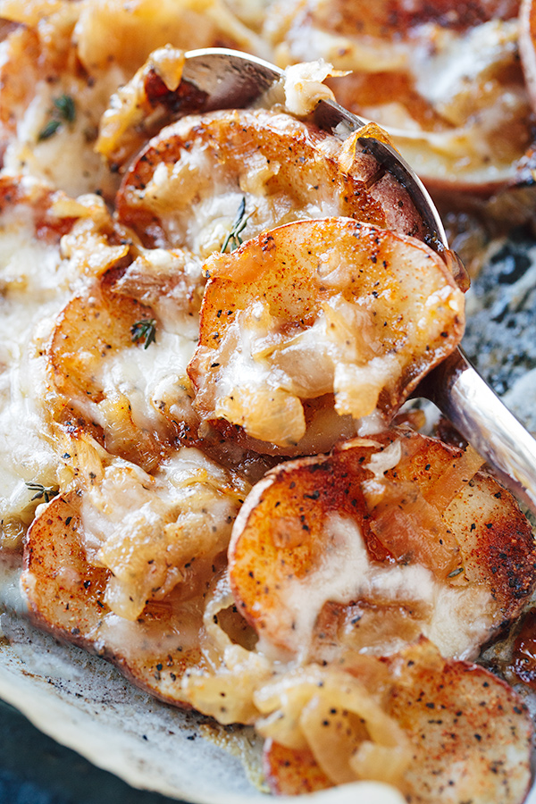 Cheesy Potatoes | thecozyapron.com