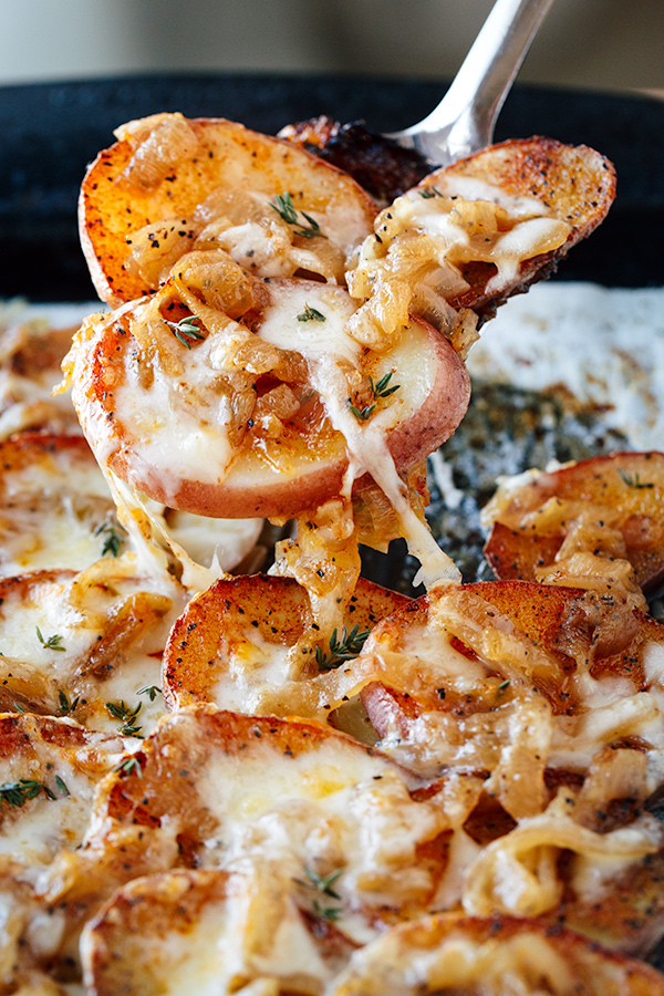 Cheesy Potatoes | thecozyapron.com