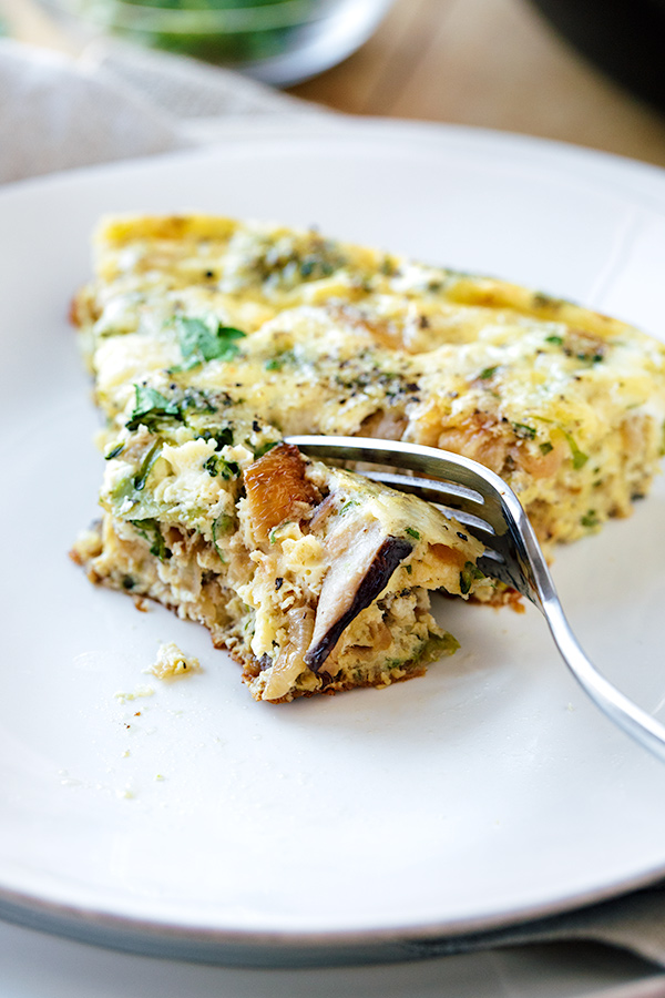 Breakfast Frittata | thecozyapron.com
