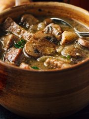 Steak and Ale Soup with Mushrooms | thecozyapron.com