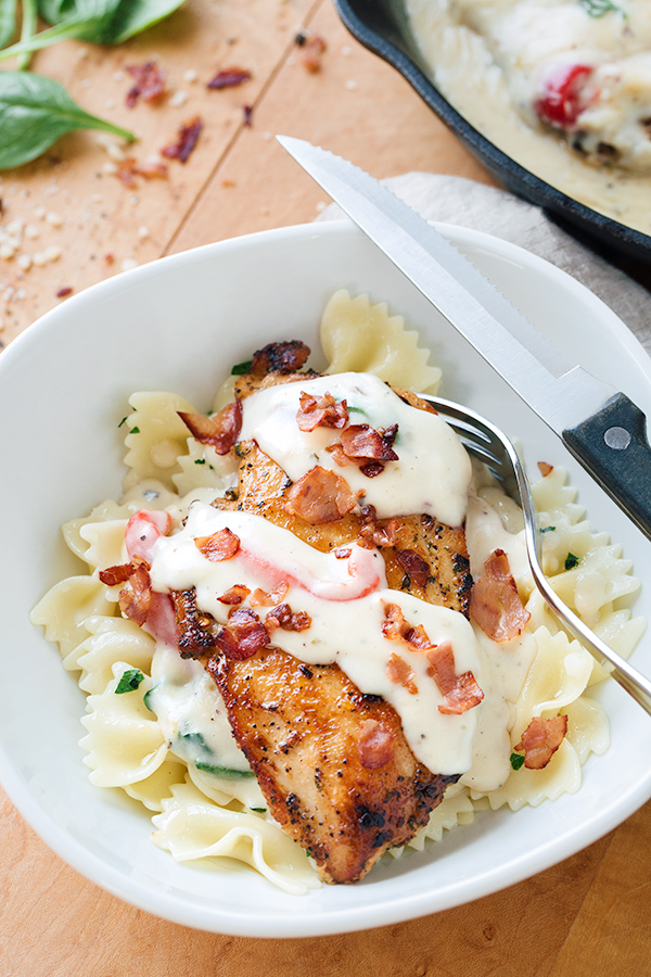 Chicken with Garlic Sauce | thecozyapron.com
