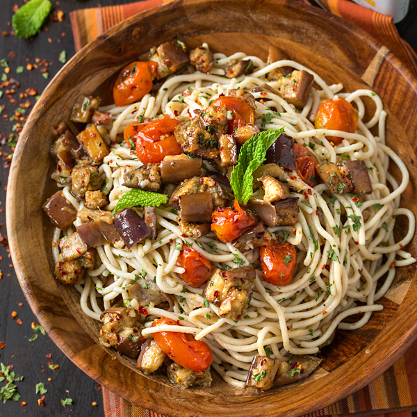 Gluten-Free Pasta Salad Mediterranean Style | thecozyapron.com