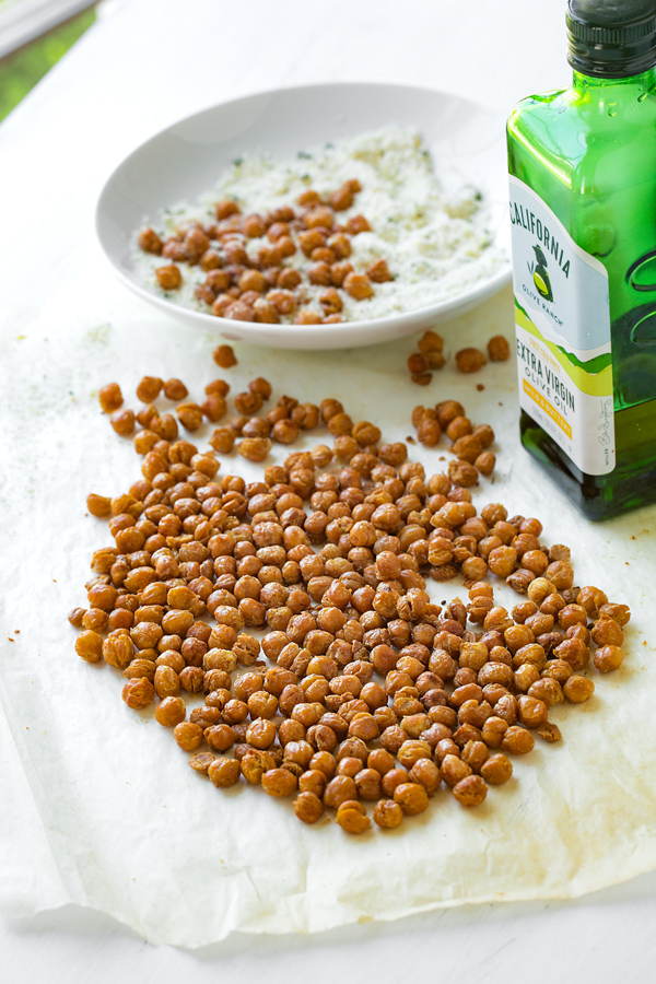 Oven Roasted Chickpeas | thecozyapron.com