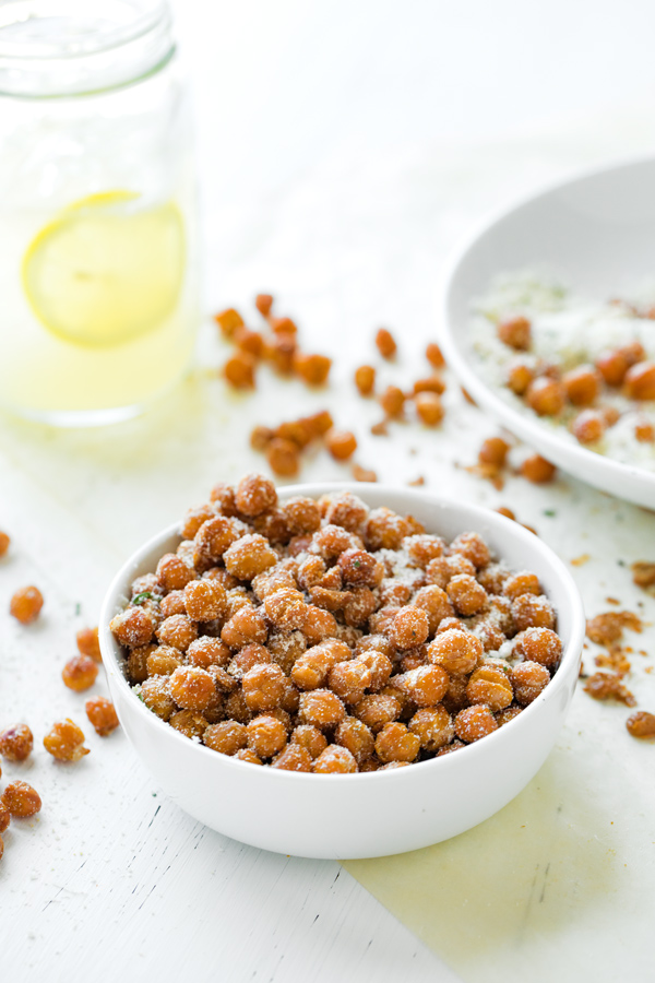 Oven Roasted Chickpeas | thecozyapron.com
