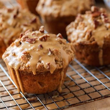 Apple Muffins | thecozyapron.com