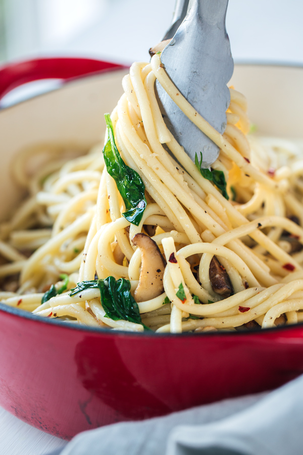 Bucatini Pasta with Garlic Butter Sauce in a Pan | thecozyapron.com