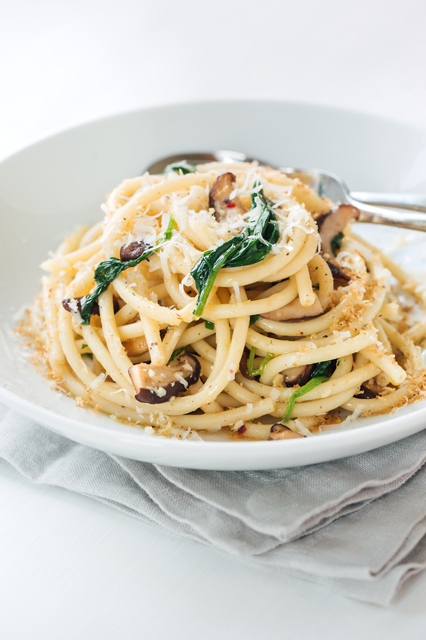 Bucatini Pasta with Garlic Butter Sauce in a Bowl | thecozyapron.com