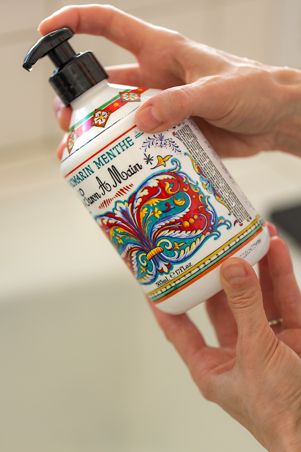 Dish Soap | thecozyapron.com