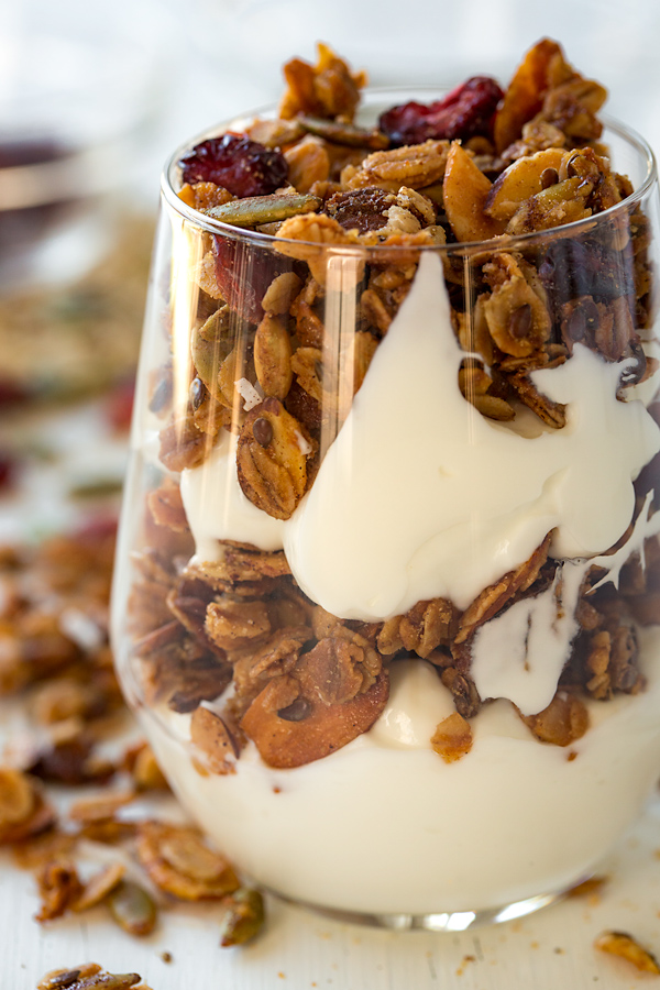 Homemade Granola Parfait | thecozyapron.com