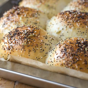 Homemade Rolls with Everything Seasoning | thecozyapron.com