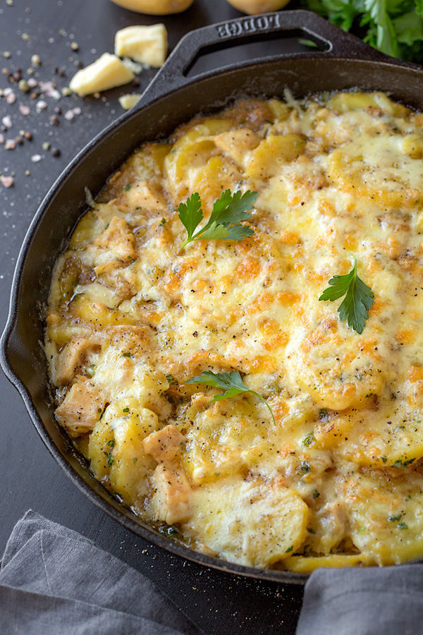 Skillet Potatoes with Chicken | thecozyapron.com
