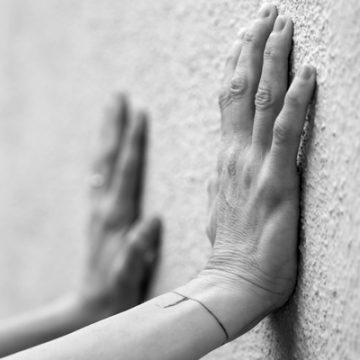 Hands on Wall | thecozyapron.com