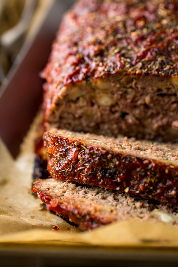 How to Make Meatloaf | thecozyapron.com