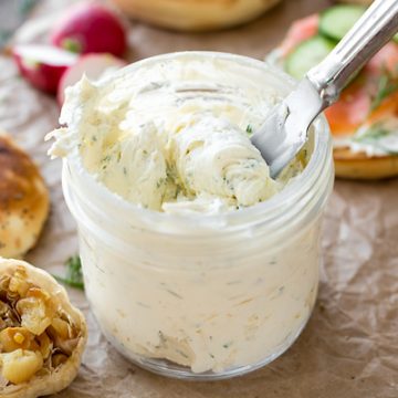 Roasted Garlic Schmear | thecozyapron.com