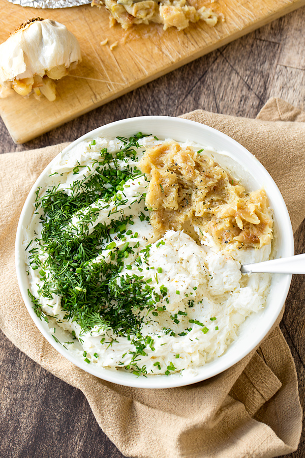 Roasted Garlic Schmear Preparation | thecozyapron.com