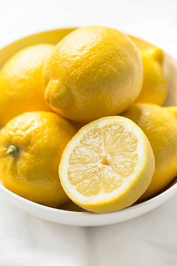 Fresh Lemons for Lemon Curd | thecozyapron.com