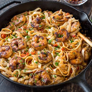 Cajun Shrimp Pasta | thecozyapron.com