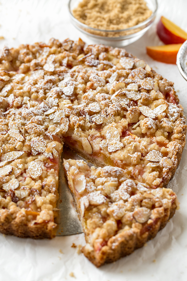 Nectarine Crumb Tart | thecozyapron.com