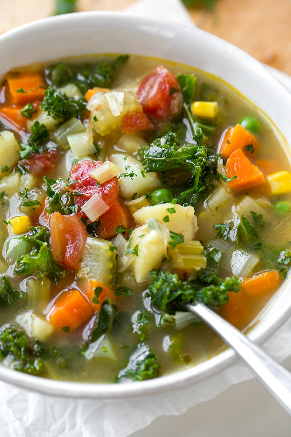 Vegetable Soup | thecozyapron.com