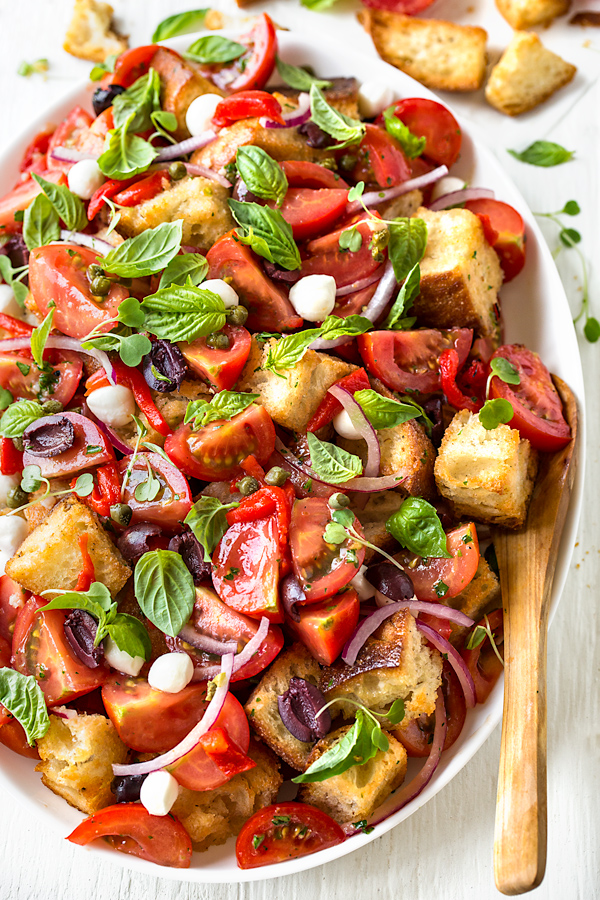 Panzanella Salad | thecozyapron.com