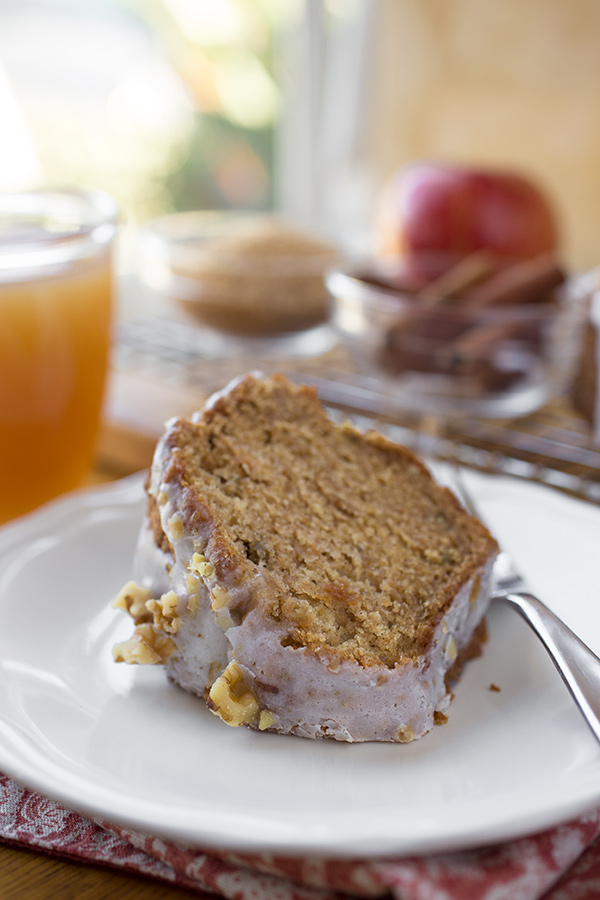 Apple Cake | thecozyapron.com