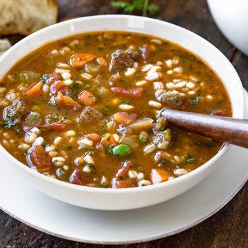 Beef Barley Soup | thecozyapron.com