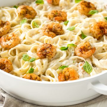 Shrimp Alfredo | thecozyapron.com