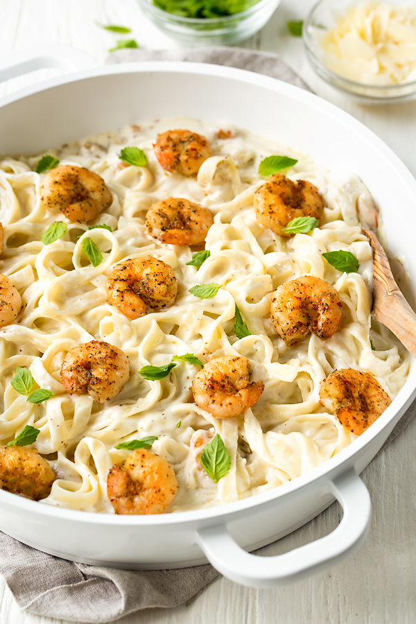 Shrimp Alfredo | thecozyapron.com
