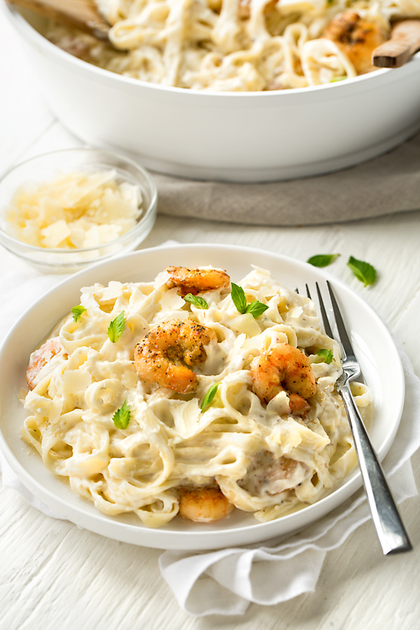 Shrimp Alfredo | thecozyapron.com