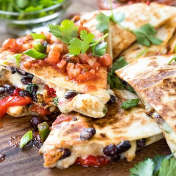 Chicken Quesadillas | thecozyapron.com
