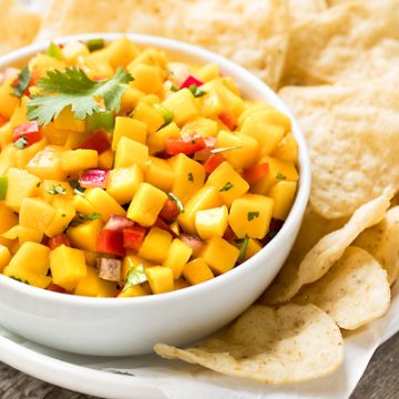 Mango Salsa | thecozyapron.com